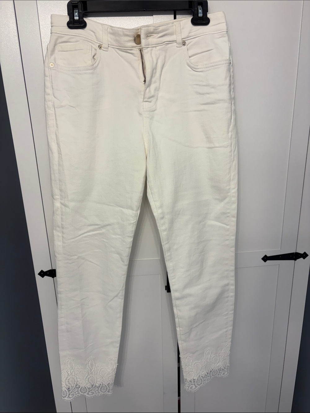 Ted Baker London Cream Cropped Jeans with Embroidered Lace Scallop Hem